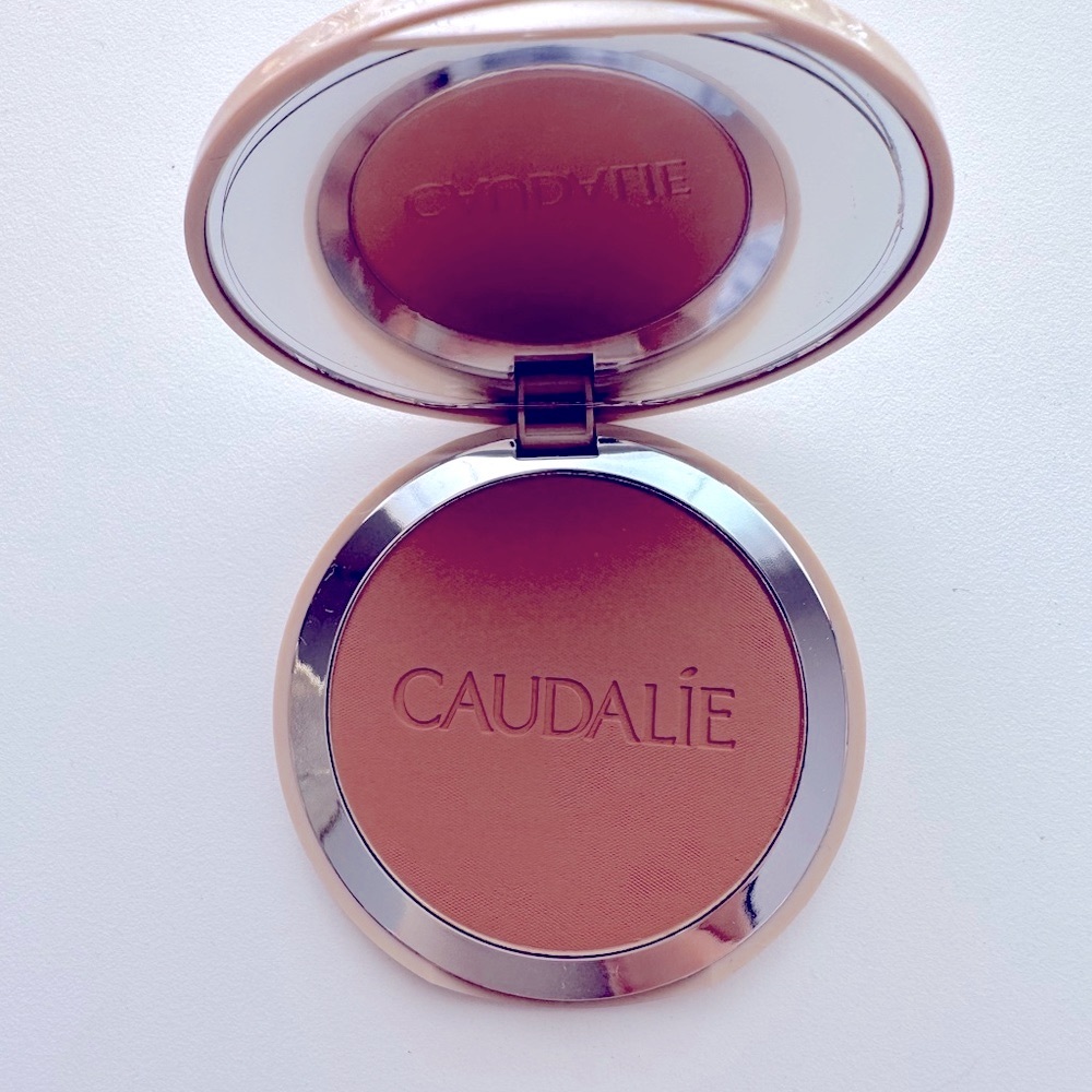 Caudalie mineral bronzing powder - all skin types